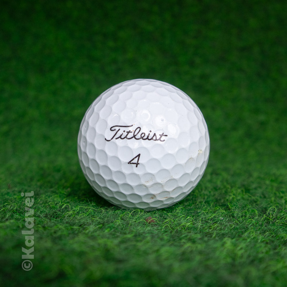 Titleist AVX golfpallo 2021