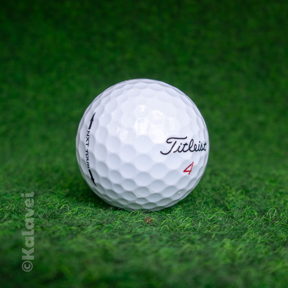 Titleist NXT Tour golfpallo