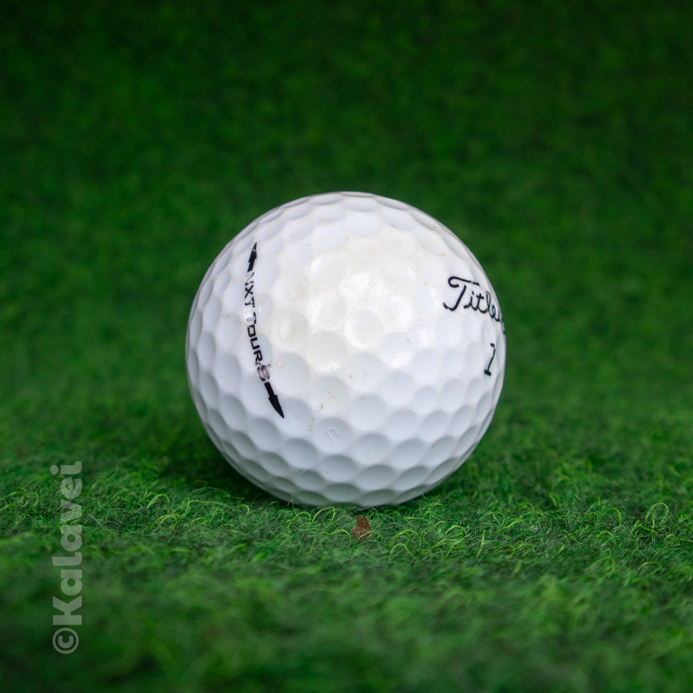 Titleist NXT Tour S golfpallo