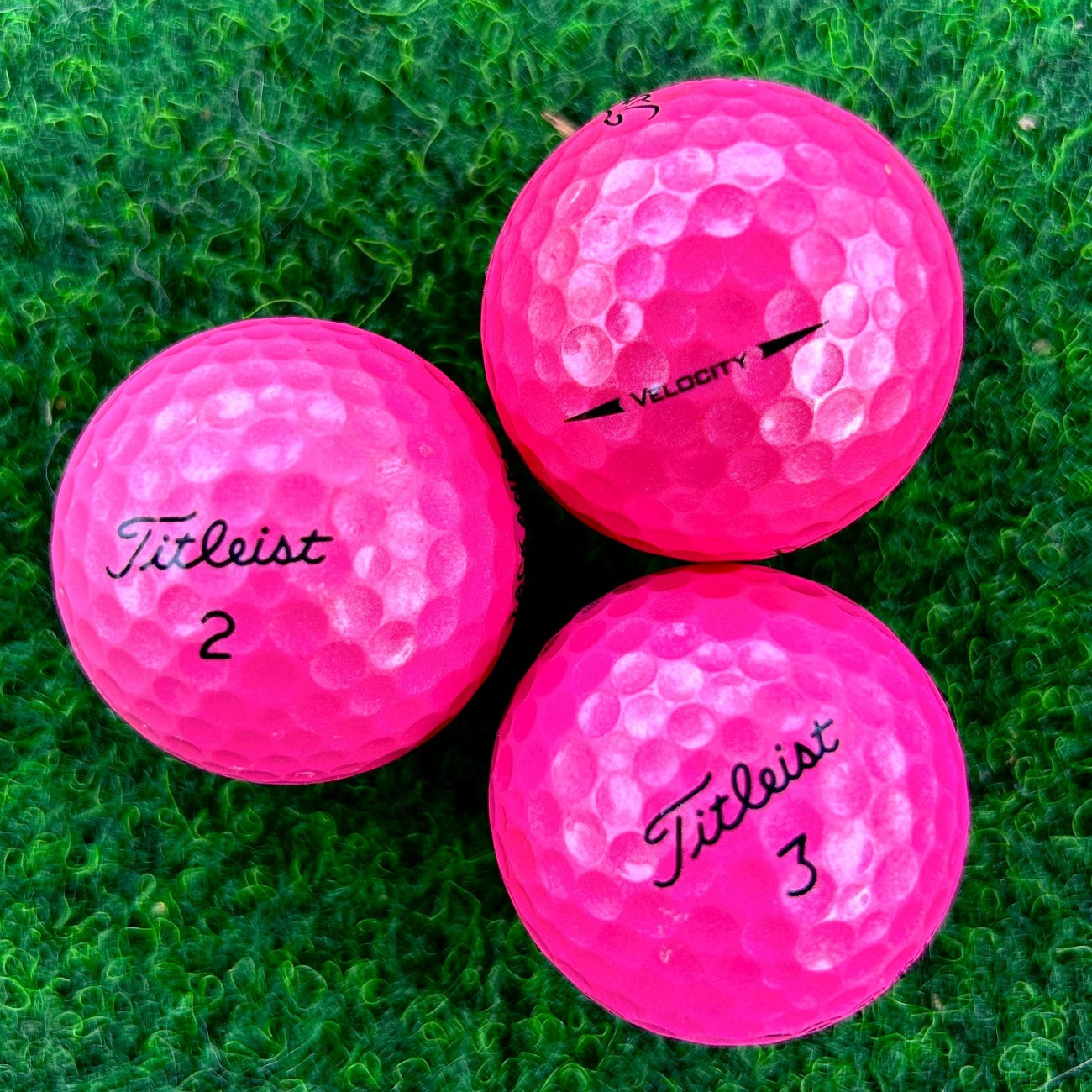 Titleist velocity pinkki golfpallo