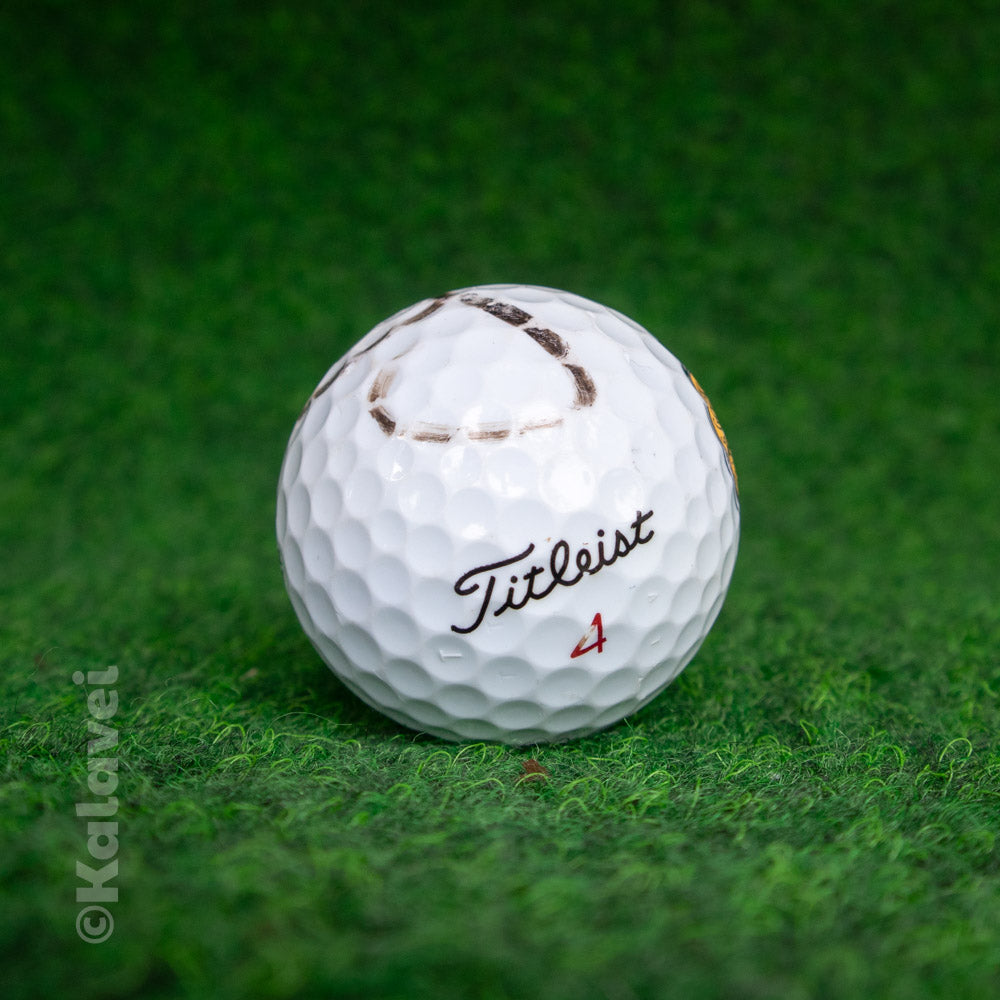 Titleist NXT Tour golfpallo