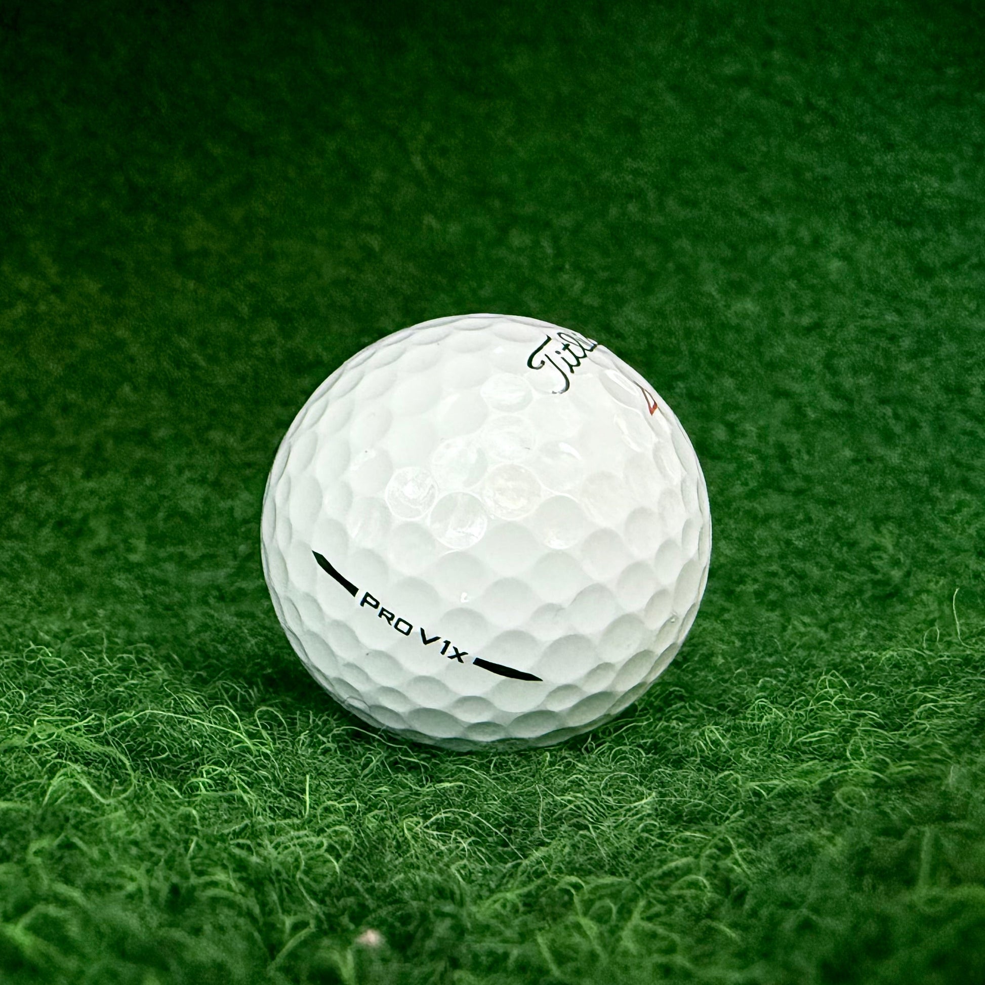 titleist_pro_v1x_2025_alba_golfpallo